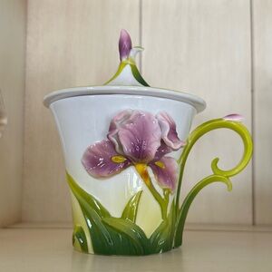 Franz porcelain mug with lid